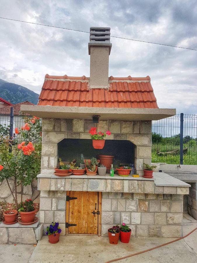 Apartmani Popovic V&A Tivat Bagian luar foto