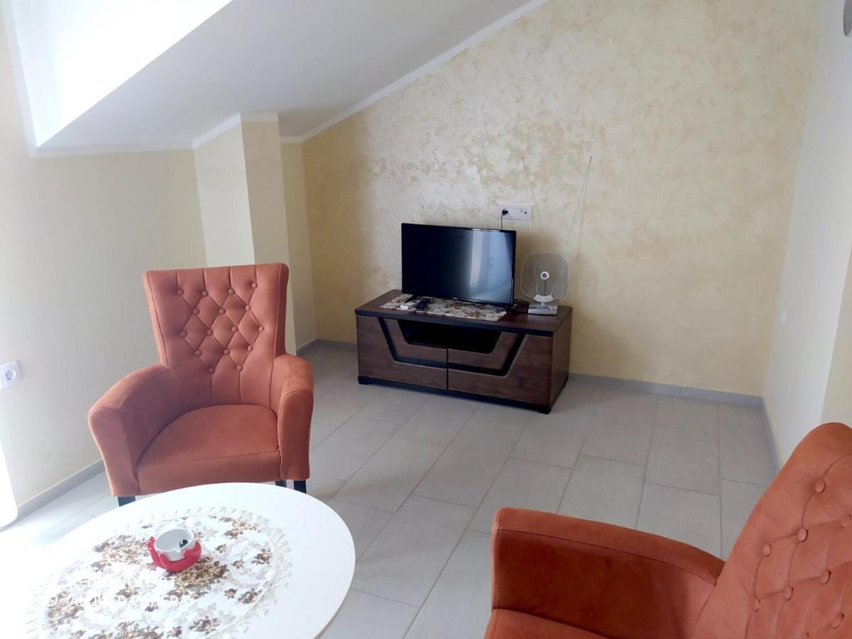 Apartmani Popovic V&A Tivat Bagian luar foto