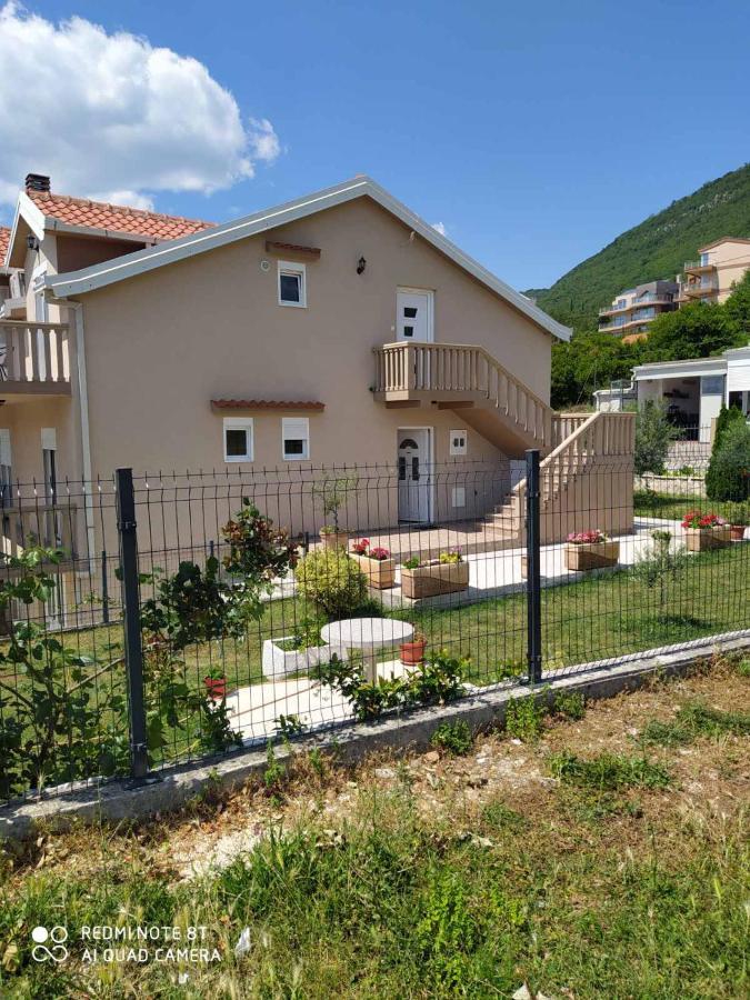 Apartmani Popovic V&A Tivat Bagian luar foto