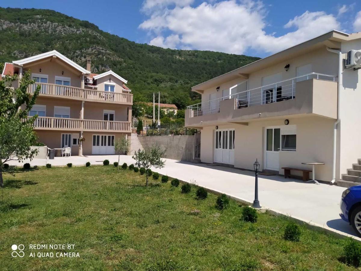 Apartmani Popovic V&A Tivat Bagian luar foto